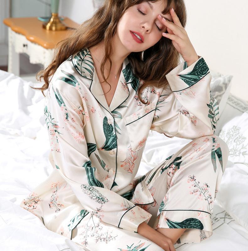 Floral Print 19 Momme White Silk Pajama Set Women
